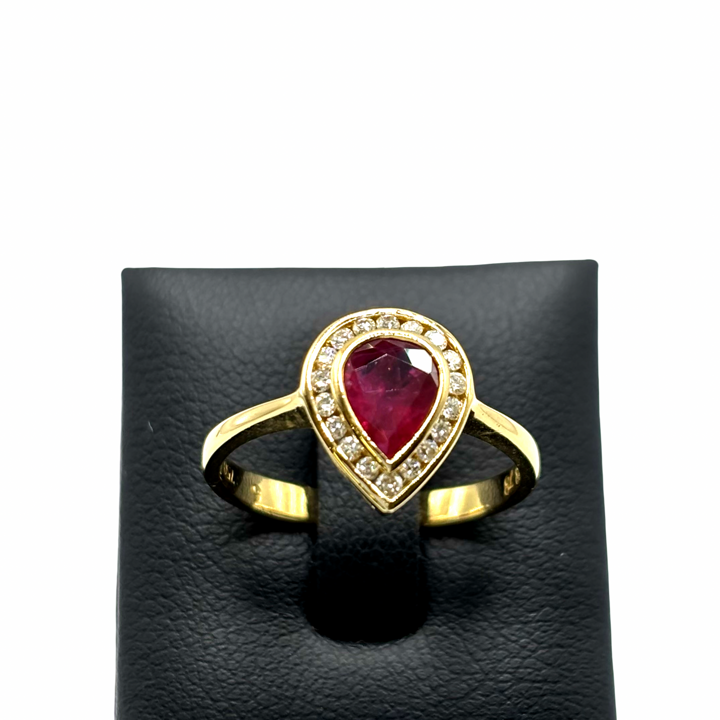 Ring Gelbgold 750/ 18kt Rubin Diamanten