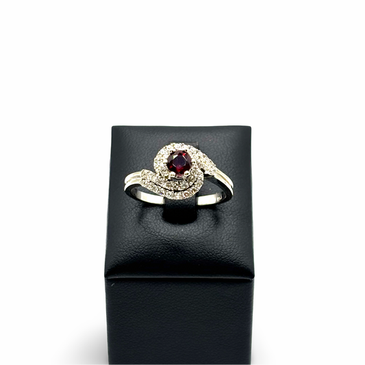 Ring Weißgold 750 / 18kt Rubin Diamanten