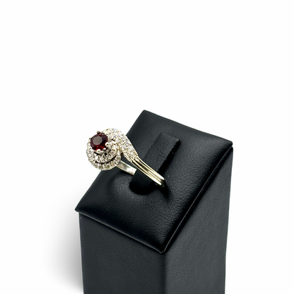 Ring Weißgold 750 / 18kt Rubin Diamanten