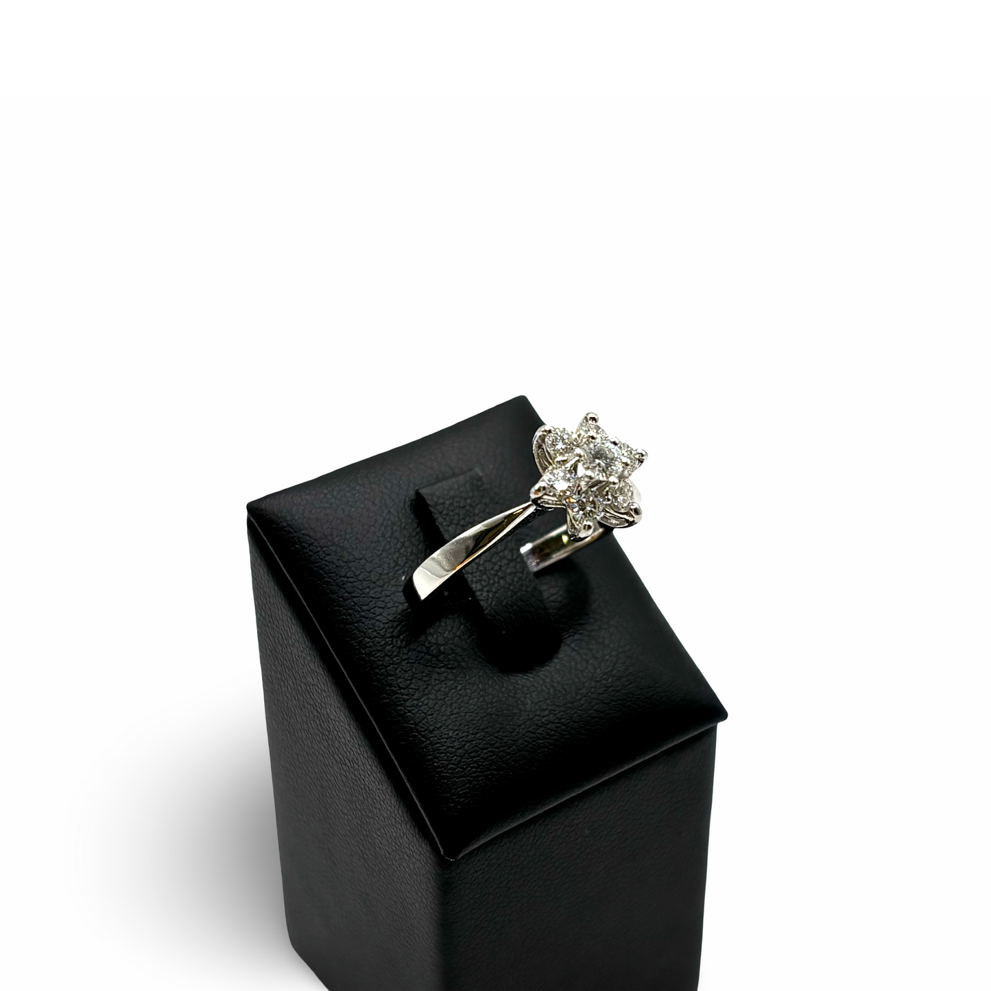 Ring Blütenoptik Weißgold 585 / 14kt Diamanten