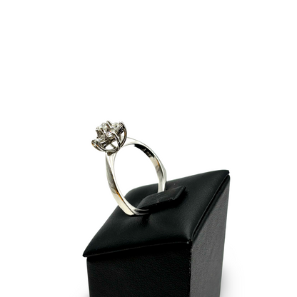 Ring Blütenoptik Weißgold 585 / 14kt Diamanten