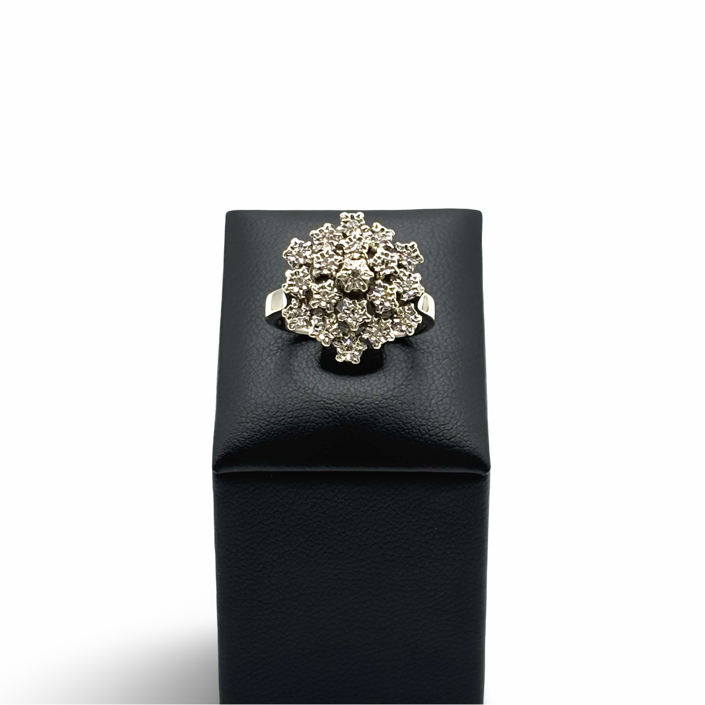 Ring Blütenoptik Weißgold 750 / 18kt Diamanten