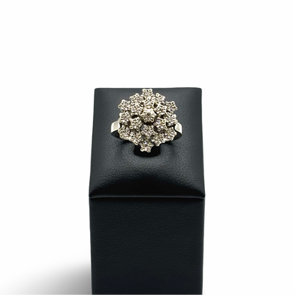 Ring Blütenoptik Weißgold 750 / 18kt Diamanten